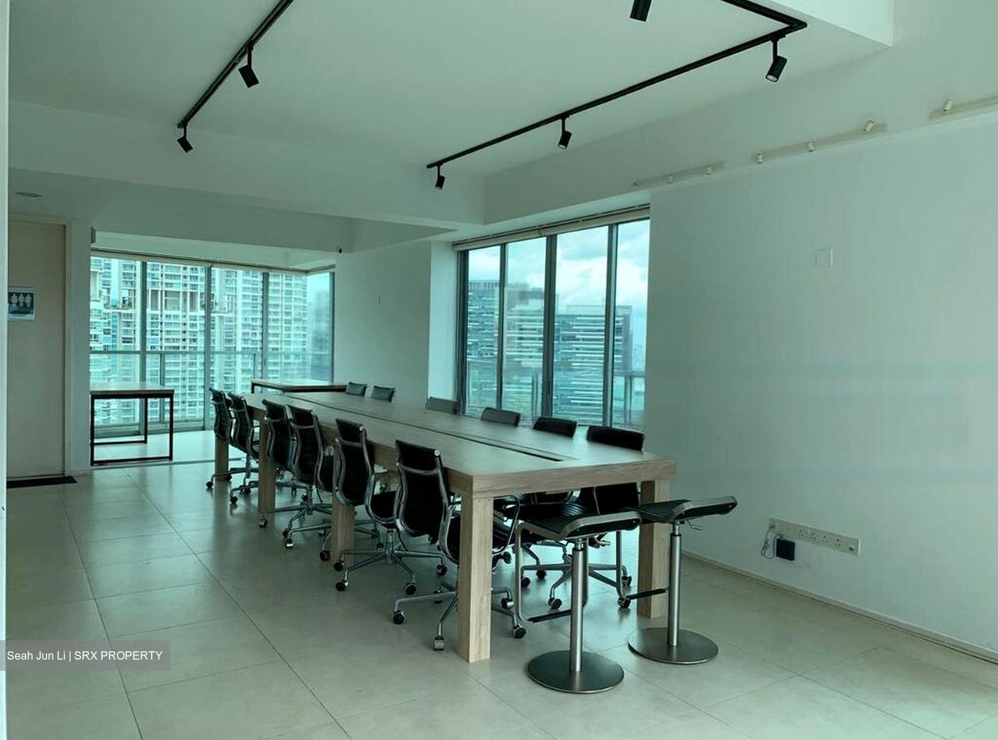 Southbank (D7), Office #490443581